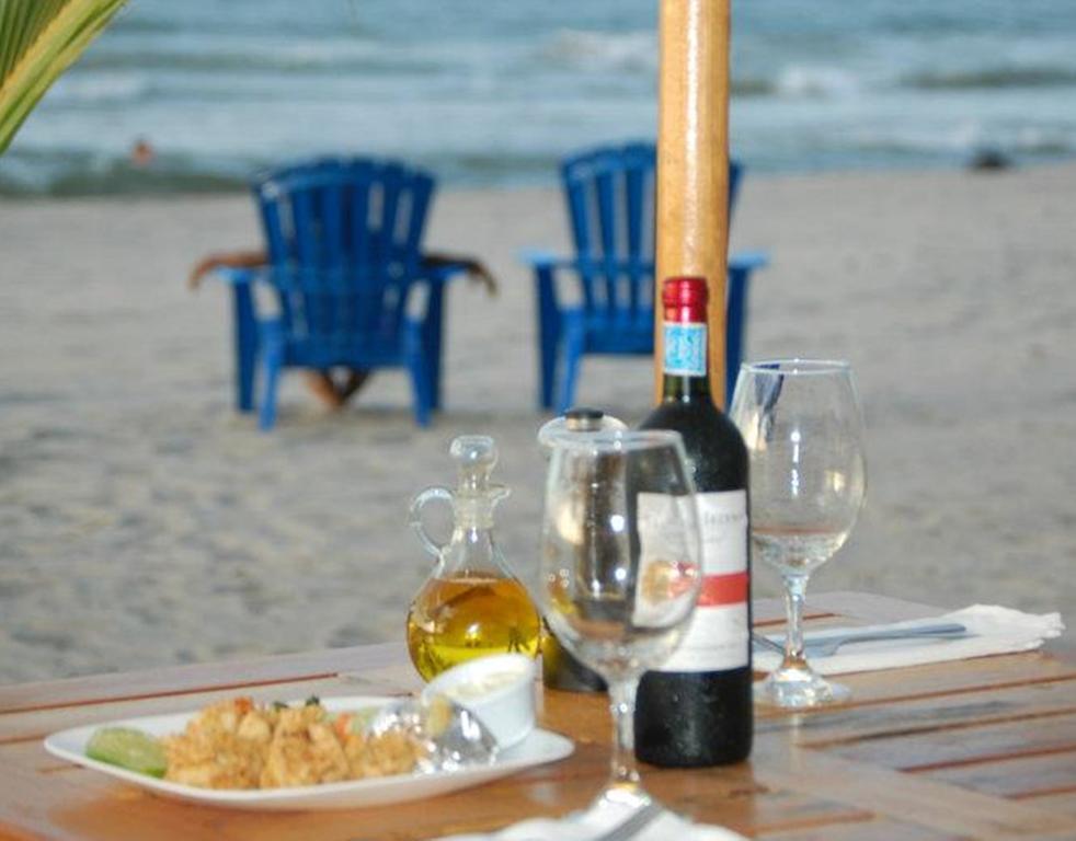 تيلا Hotel Y Restaurante Cesar Mariscos المظهر الخارجي الصورة
